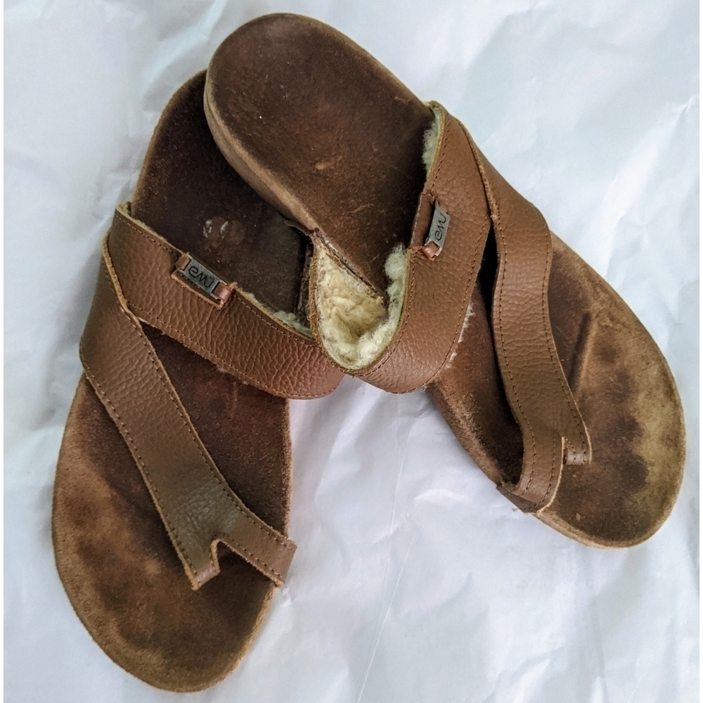 Emu Rye Thong Sandals Brown Leather and Sheepskin
